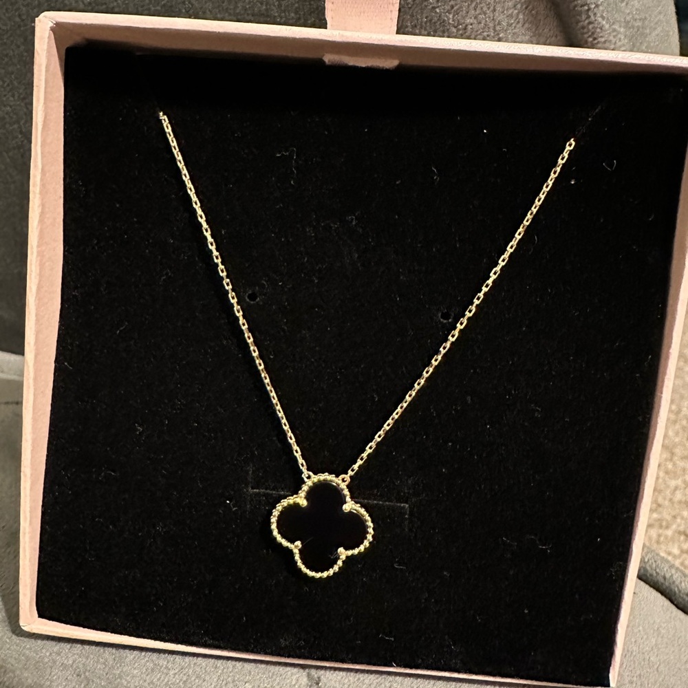 18k Gold and Onyx Clover Pendant Necklace